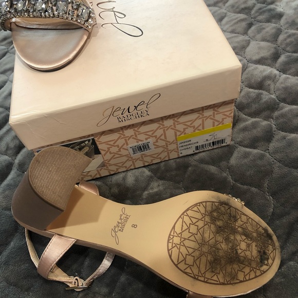 Jewel by Badgley Mischka block heels - Picture 2 of 2